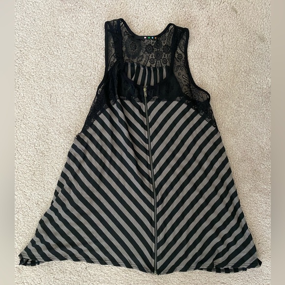 Tank top - Picture 3 of 5